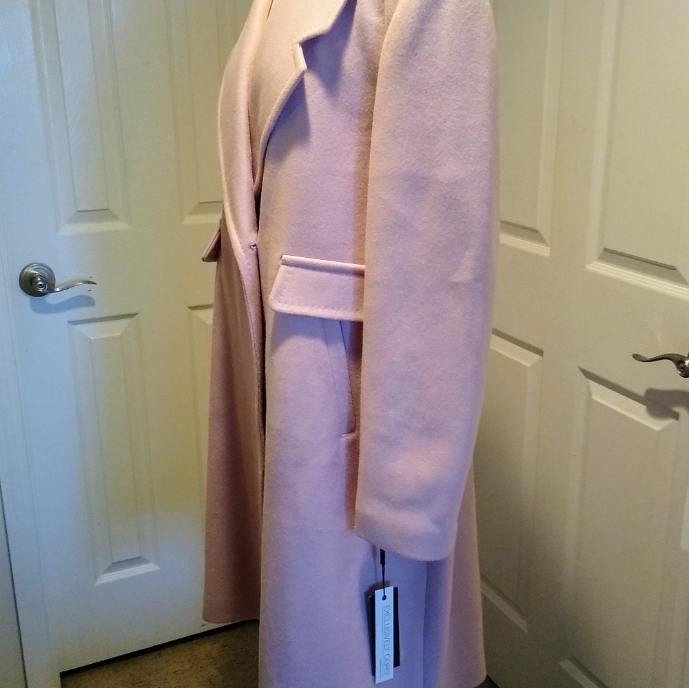 Beautiful women coat!